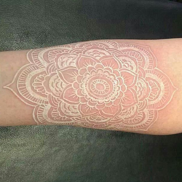 tattoo weiße farbe