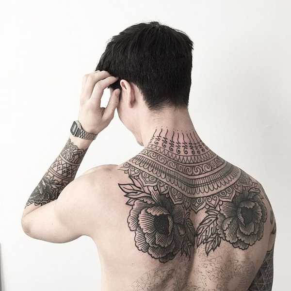 Tattoos hals nacken männer