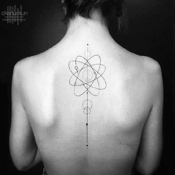 Elegante WirbelsäulenTattoos Tattoo Spirit